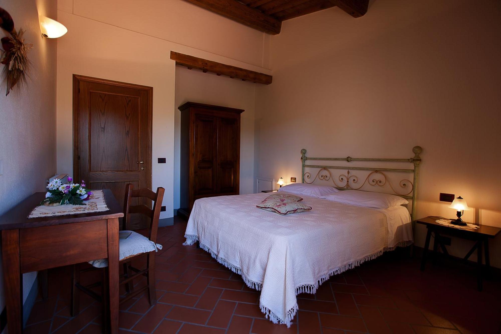 Agriturismo Luggiano Винчи Стая снимка