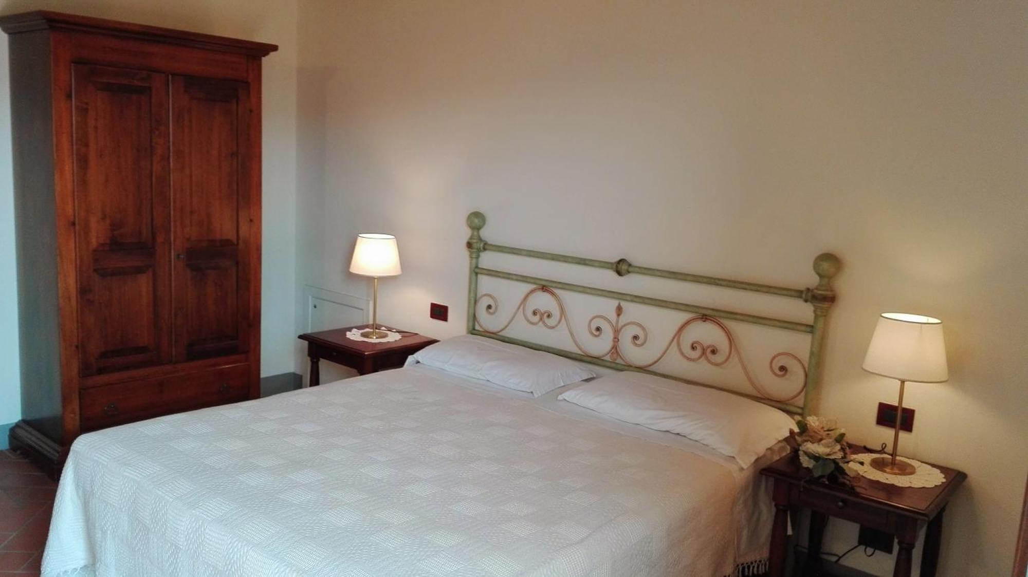 Agriturismo Luggiano Винчи Стая снимка