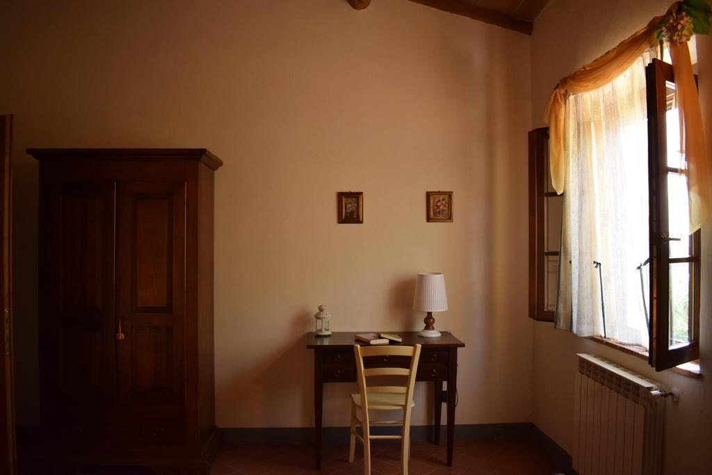 Agriturismo Luggiano Винчи Стая снимка